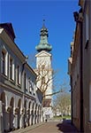 Wieża katedralna widziana z ulicy Stanisława Staszica