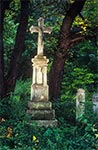 Krzyż z roku 1902, w nieistniejącym przysiółki w rejonie Werchraty - Zające. (Stan po renowacji)