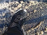 Wysokie buty zimowe z membraną Gore-Tex, to jeden z najważniejszych elementów ubioru zimowego cyklisty. Zwłaszcza gdy temperatura oscyluje wokół zera, a na drodze jest taka półpłynna breja.
